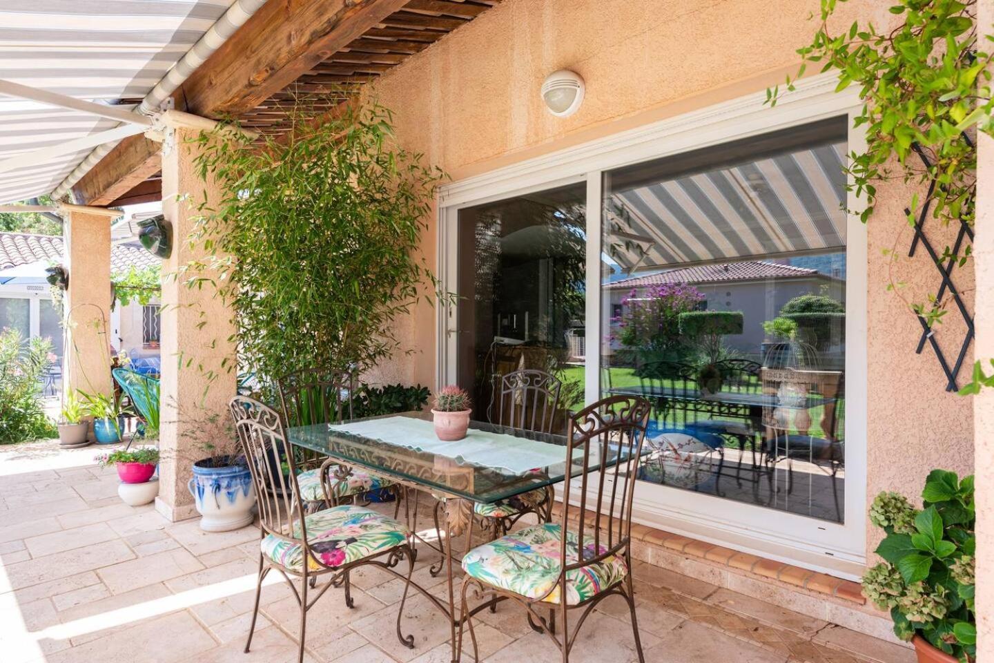 Chambre Et Table D'Hotes Villa Pomponette Nans-les-Pins Luaran gambar