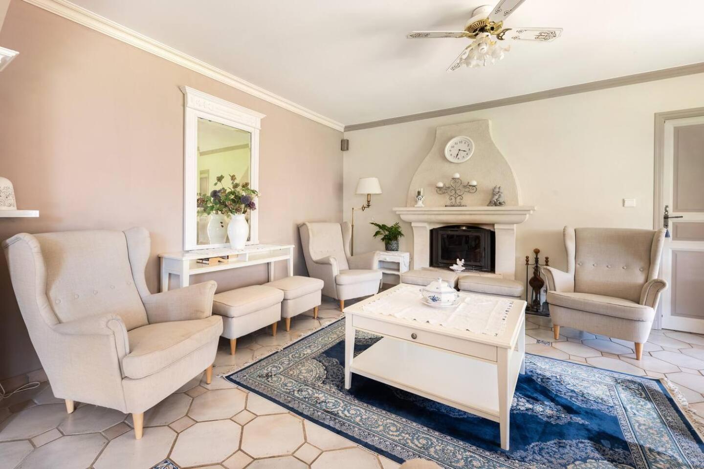Chambre Et Table D'Hotes Villa Pomponette Nans-les-Pins Luaran gambar